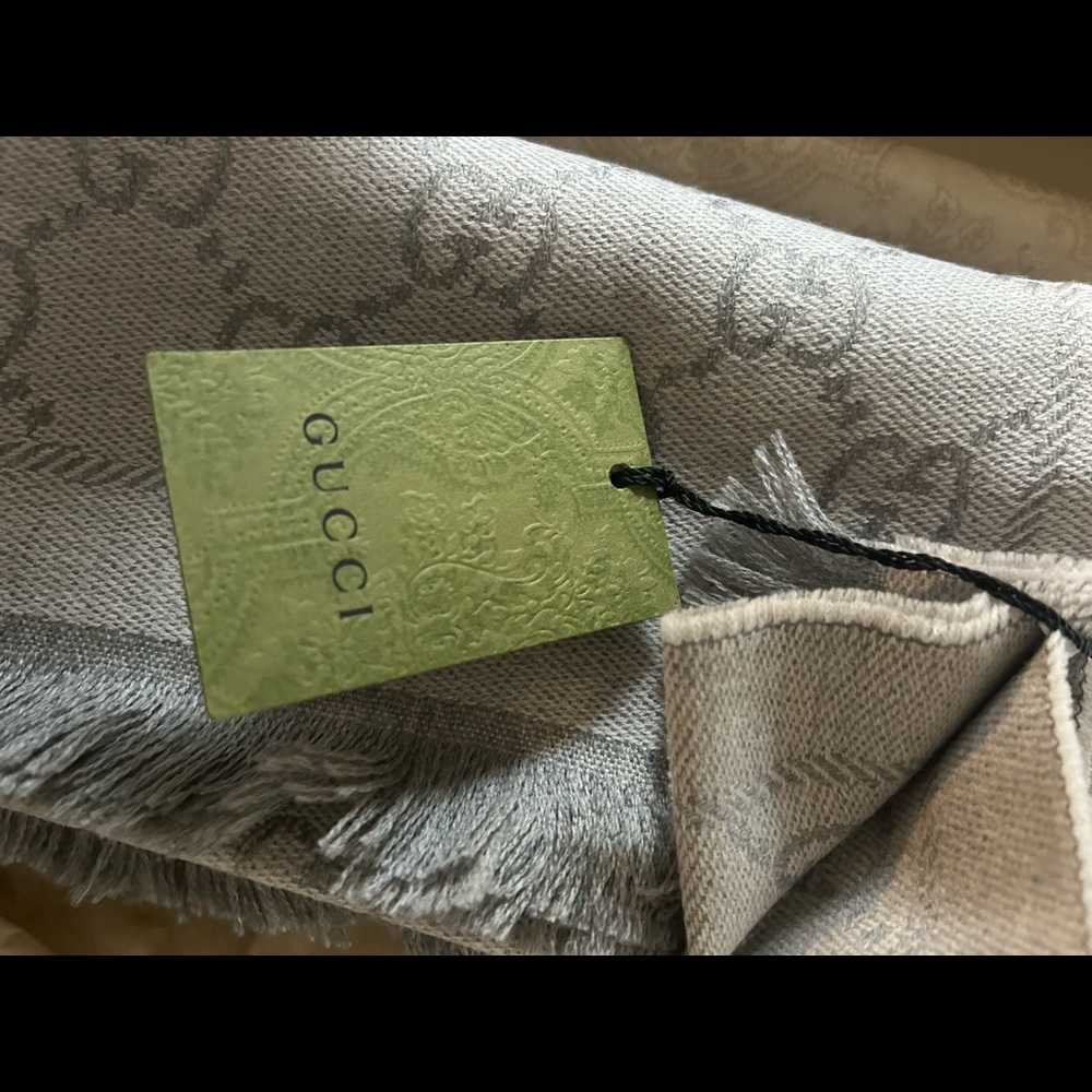 Gucci Scarf NWT never used